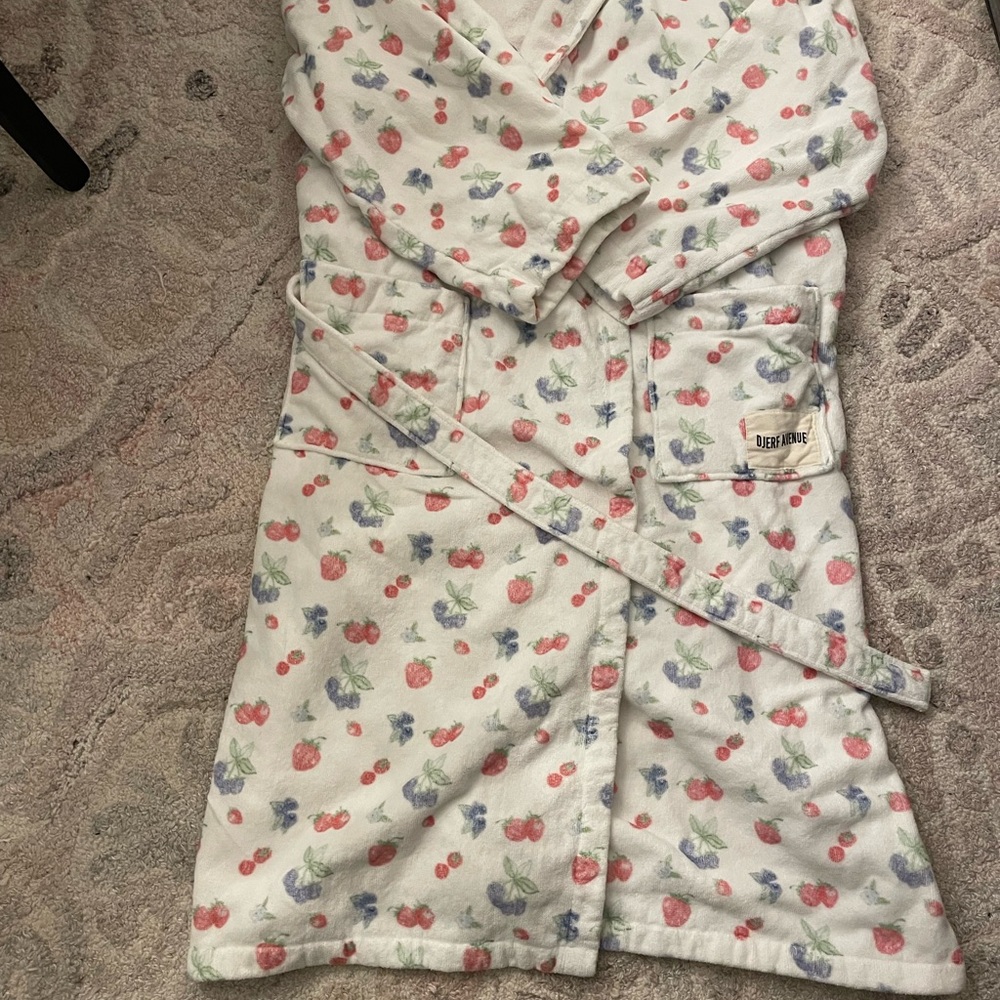 Djerf ave robe